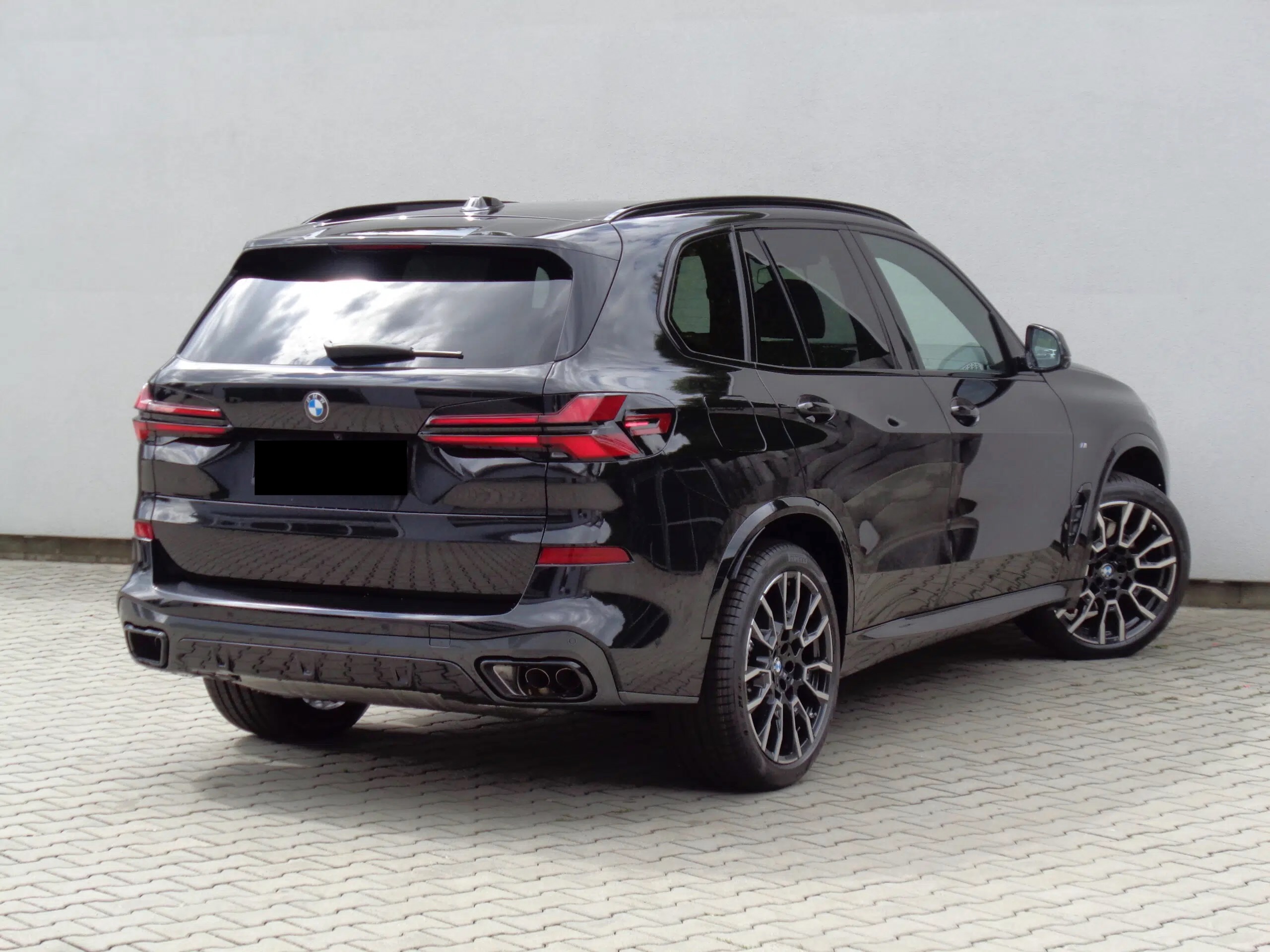 BMW X5 40i xDrive Msport | české nové auto | sportovně luxusní benzínové SUV | super výbava | skvělá cena | předání ihned | objednání online | auto eshop AUTOiBUY.com